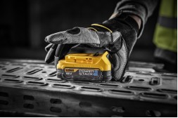 Získejte zdarma baterie a nabíječku s nářadím DEWALT! Získejte zdarma baterie a nabíječku s nářadím DEWALT!