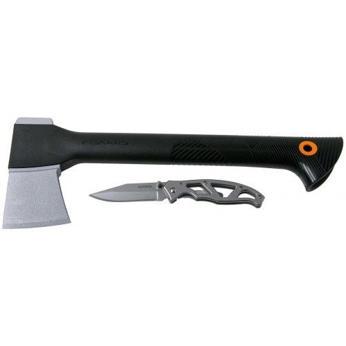 Fiskars Set univerzální sekera A6 + zavírací nůž Gerber 1057911 Fiskars Set univerzální sekera A6 + zavírací nůž Gerber 1057911