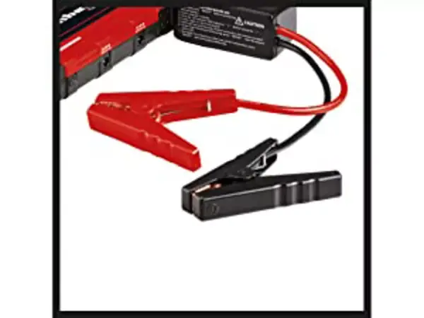 Einhell Jump-Start Power Bank CE-JS 12/1 s připojeným startovacím kabelem a ochranným konektorem na bílém pozadí.
