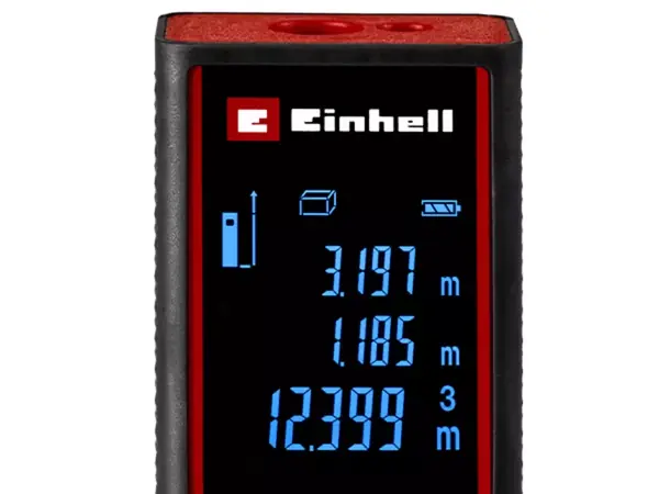 Laserové měřidlo Einhell TC-LD 60 R s podsvíceným LCD displejem zobrazuje tři výsledky měření v metrech.