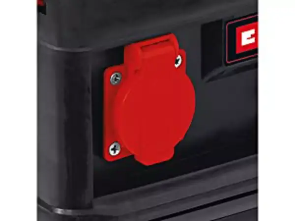 Detailní pohled na zakrytou zásuvku elektrocentrály Einhell TC-PG 10/E5.