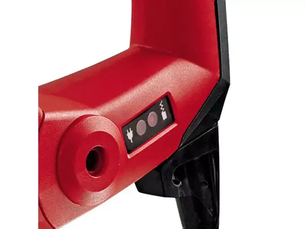 Detail LED indikátoru stavu ve spodní části rukojeti vrtacího kladiva Einhell TE-RH 38 3F.