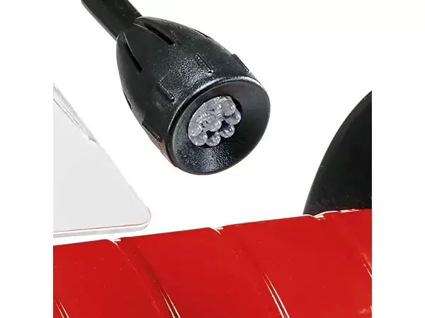 Otočné LED světlo na dvoukotoučové brusce Einhell TC-BG 200 L pro osvětlenou pracovní plochu.