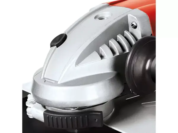 Detail převodovky úhlové brusky Einhell TE-AG 230/2000.